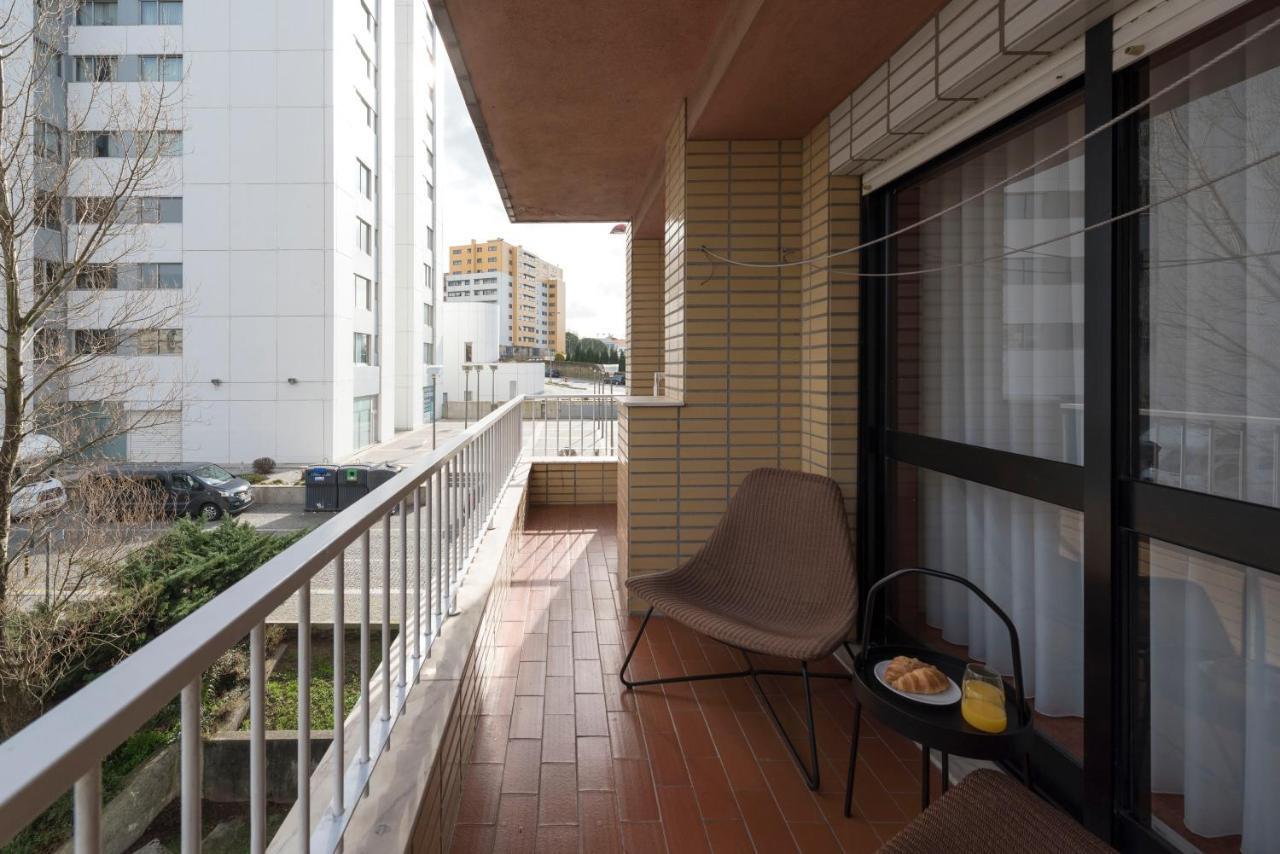 Lovelystay - Newly Decorated 2Br Flat With Free Parking Vila Nova de Gaia Exterior photo
