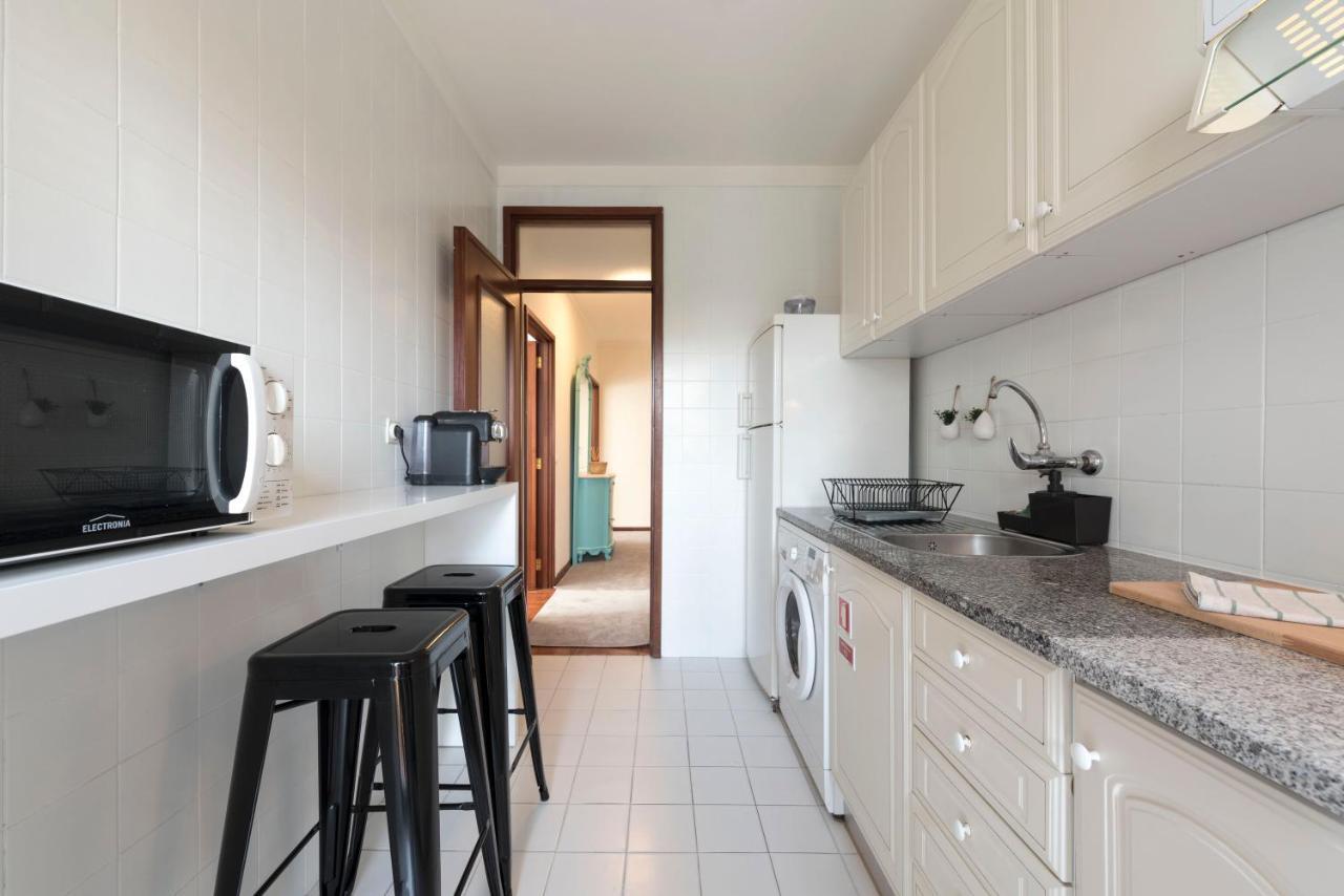 Lovelystay - Newly Decorated 2Br Flat With Free Parking Vila Nova de Gaia Exterior photo
