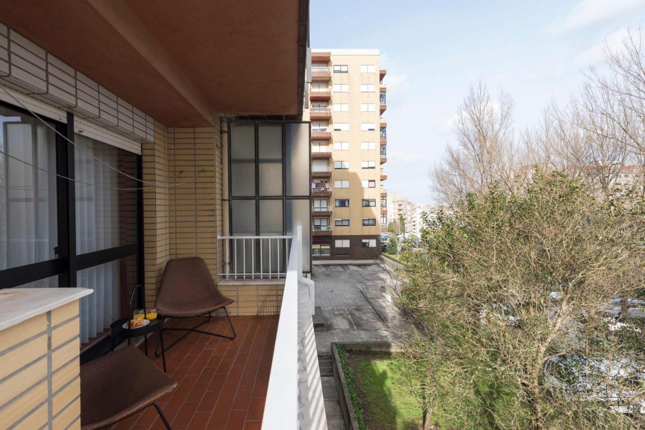 Lovelystay - Newly Decorated 2Br Flat With Free Parking Vila Nova de Gaia Exterior photo