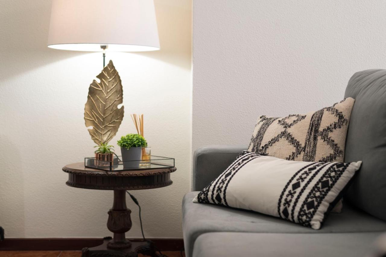 Lovelystay - Newly Decorated 2Br Flat With Free Parking Vila Nova de Gaia Exterior photo